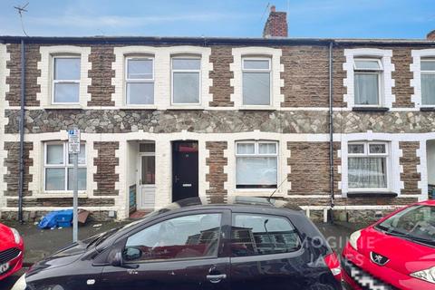 5 bed property, in Whitchurch Place, £350,000