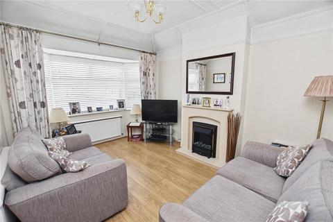 2 bed property, in Wenvoe Avenue, £450,000