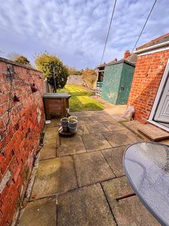 3 bed property, in North Road, £125,000