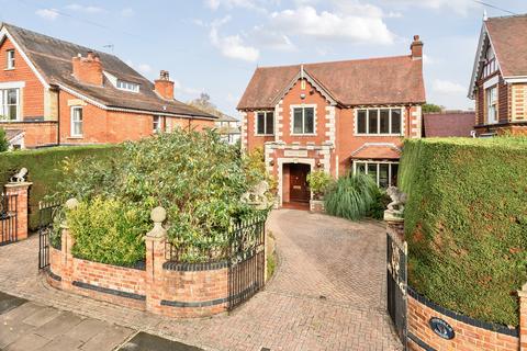3 bed property, in Eldon Road, £895,000