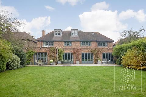 6 bed property, in Alleyn Road, £3,850,000
