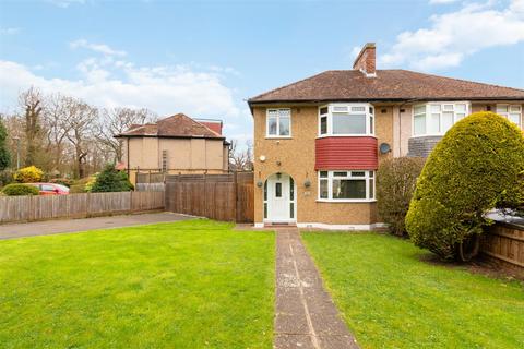 3 bed property, in Northernhay Walk, £625,000