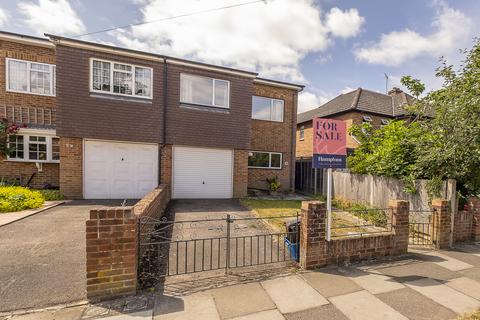 3 bed property, in Longford Close, £575,000