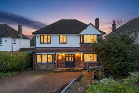 4 bed property, in Woodside Road, £950,000