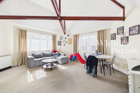 2 bed property, in Riverside Maltings, £130,000