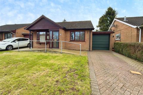 2 bed property, in Linden Avenue, £215,000