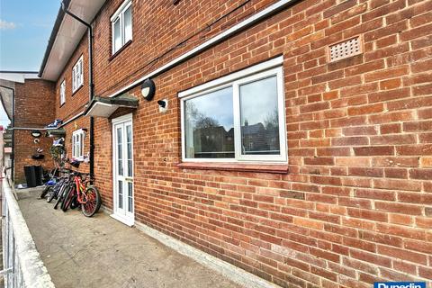 3 bed property, in Edgewood Road, £105,000