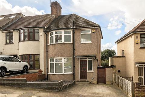 3 bed property, in Ankerdine Crescent, £475,000