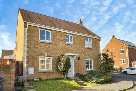 4 bed property, in Paxmans Way, £350,000