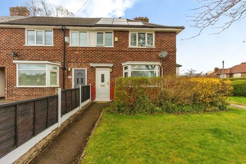 3 bed property, in Royal Oak Road, £260,000