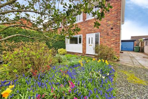 3 bed property, in Main Street, £190,000