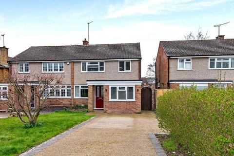 4 bed property, in Greystones Road, £425,000
