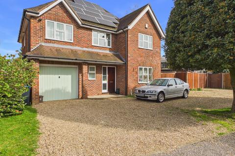 4 bed property, in Top Farm Close, £1,100,000