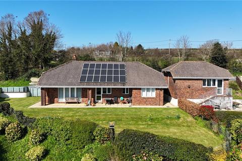 3 bed property, in Copshorn Road, £400,000