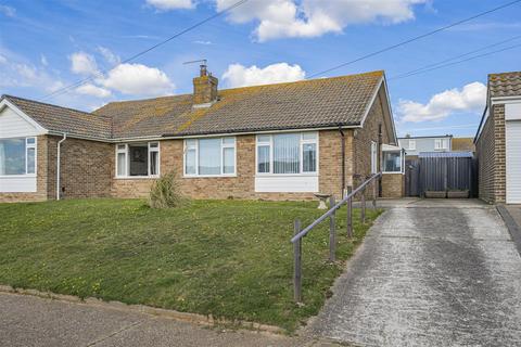 2 bed property, in Hawth Park Road, £340,000