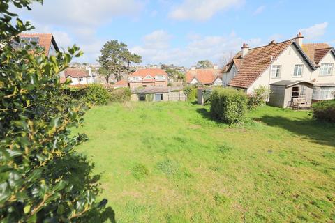 4 bed property, in West Cliff Road, £140,000