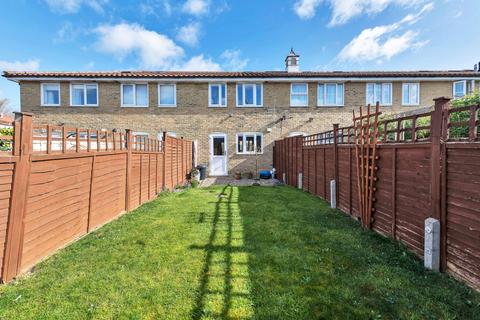 2 bed property, in Bayfield Drive, £225,000