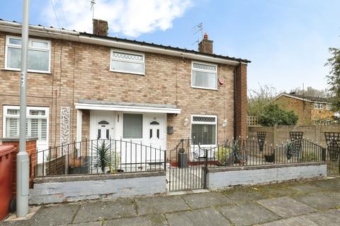 3 bed property, in Lynton Road, £165,000