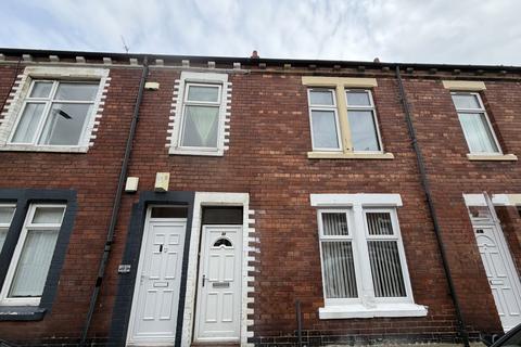3 bed property, in Charlotte Street, £60,000