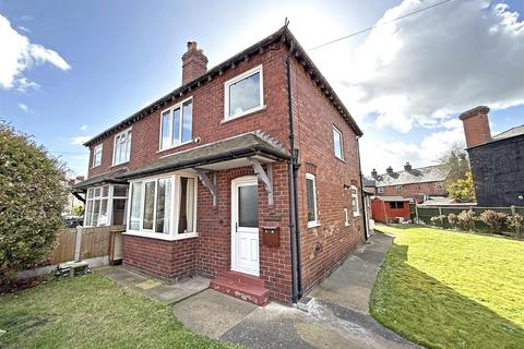 3 bed property, in John Street, £300,000