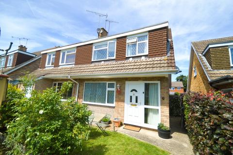 3 bed property, in Hewlett Place, £425,000