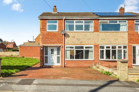 3 bed property, in St. Stephens Drive, £200,000