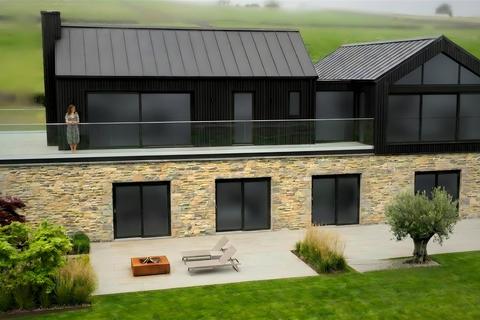 4 bed property, in Summerfield, £250,000