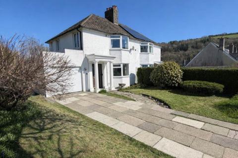 3 bed property, in Timbers Close, £390,000