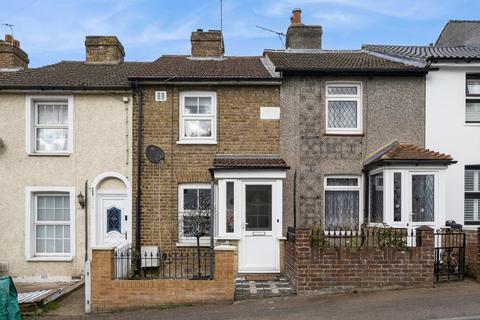 2 bed property, in New Road, £300,000