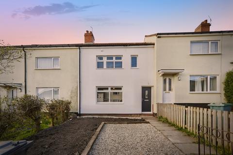 3 bed property, in Inghams Avenue, £220,000