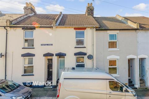 3 bed property, in Charter Street, £180,000