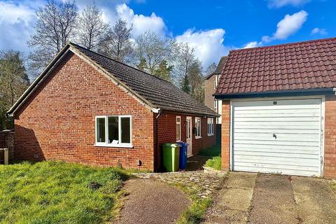 3 bed property, in Cornwallis Close, £240,000