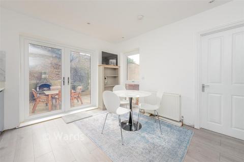 3 bed property, in The Brent, £495,000