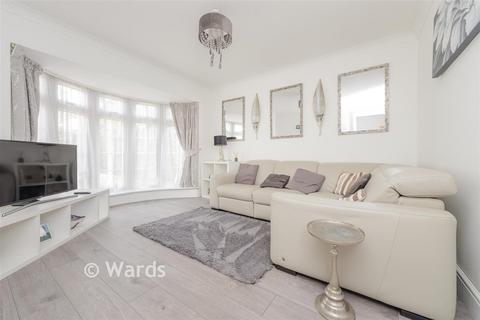 3 bed property, in The Brent, £495,000
