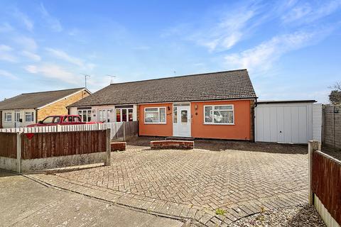3 bed property, in Ash Road, £250,000