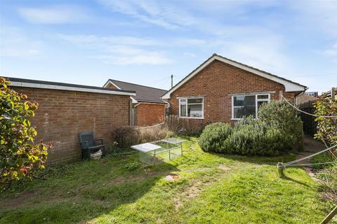 3 bed property, in Cairo Avenue, £325,000