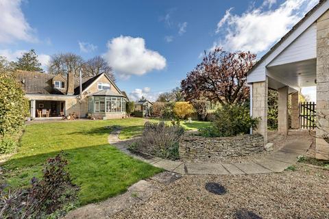 4 bed property, in Marston Meysey, £725,000
