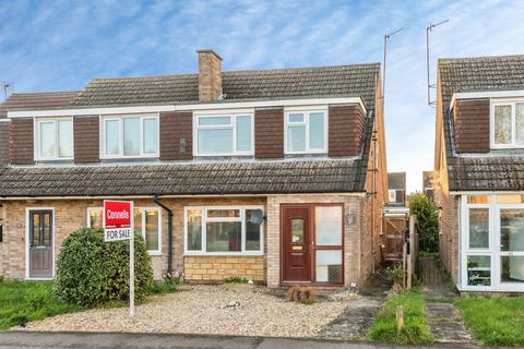 3 bed property, in Marsh Lane, £450,000