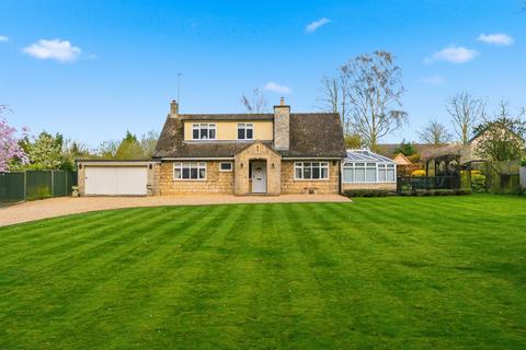 3 bed property, in Graeme Road, £720,000