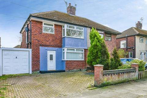 3 bed property, in Halewood Drive, £275,000
