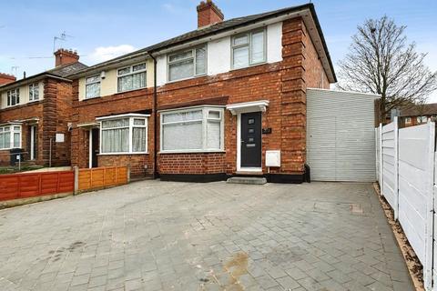 3 bed property, in Kings Road, £250,000