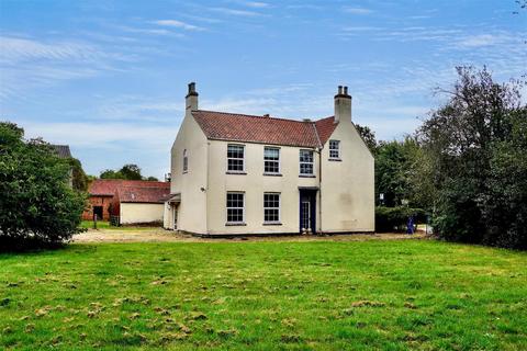 7 bed property, in The Manor House, £395,000