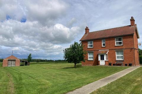 3 bed property, in Midgelow, £550,000