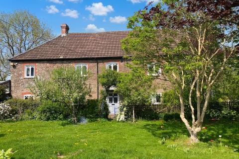 3 bed property, in Llanvihangel Crucorney, £600,000