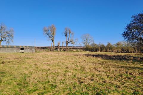 Studio, in 1.68 acre Building Plot, £185,000