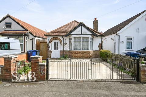 2 bed property, in Millet Road, £565,000