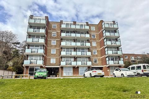 1 bed property, in Arundel Road, £110,000