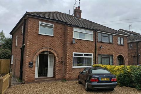 3 bed property, in Hawthorn Road, £320,000