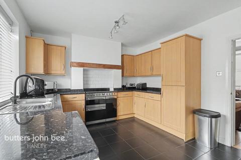 3 bed property, in Adkins Street, £180,000
