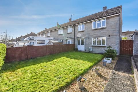 3 bed property, in Cranmore View, £290,000